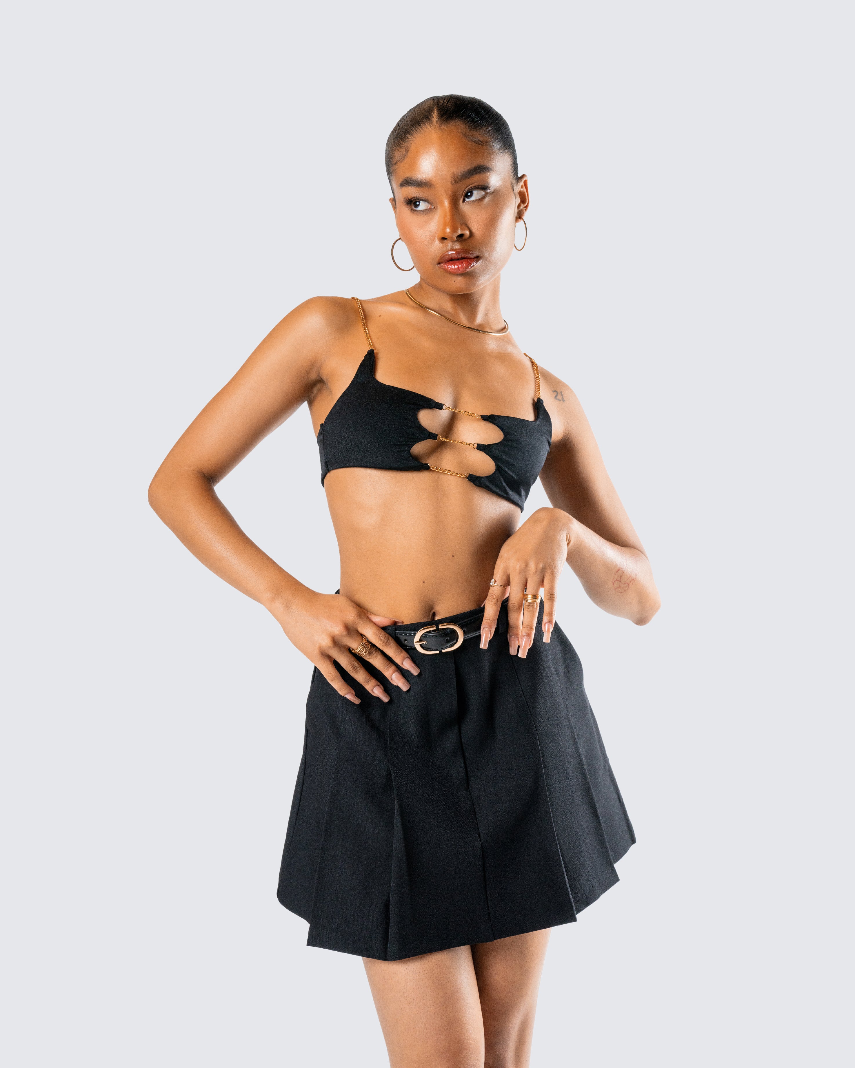 Amari Black Chain Cropped Top - Image 8
