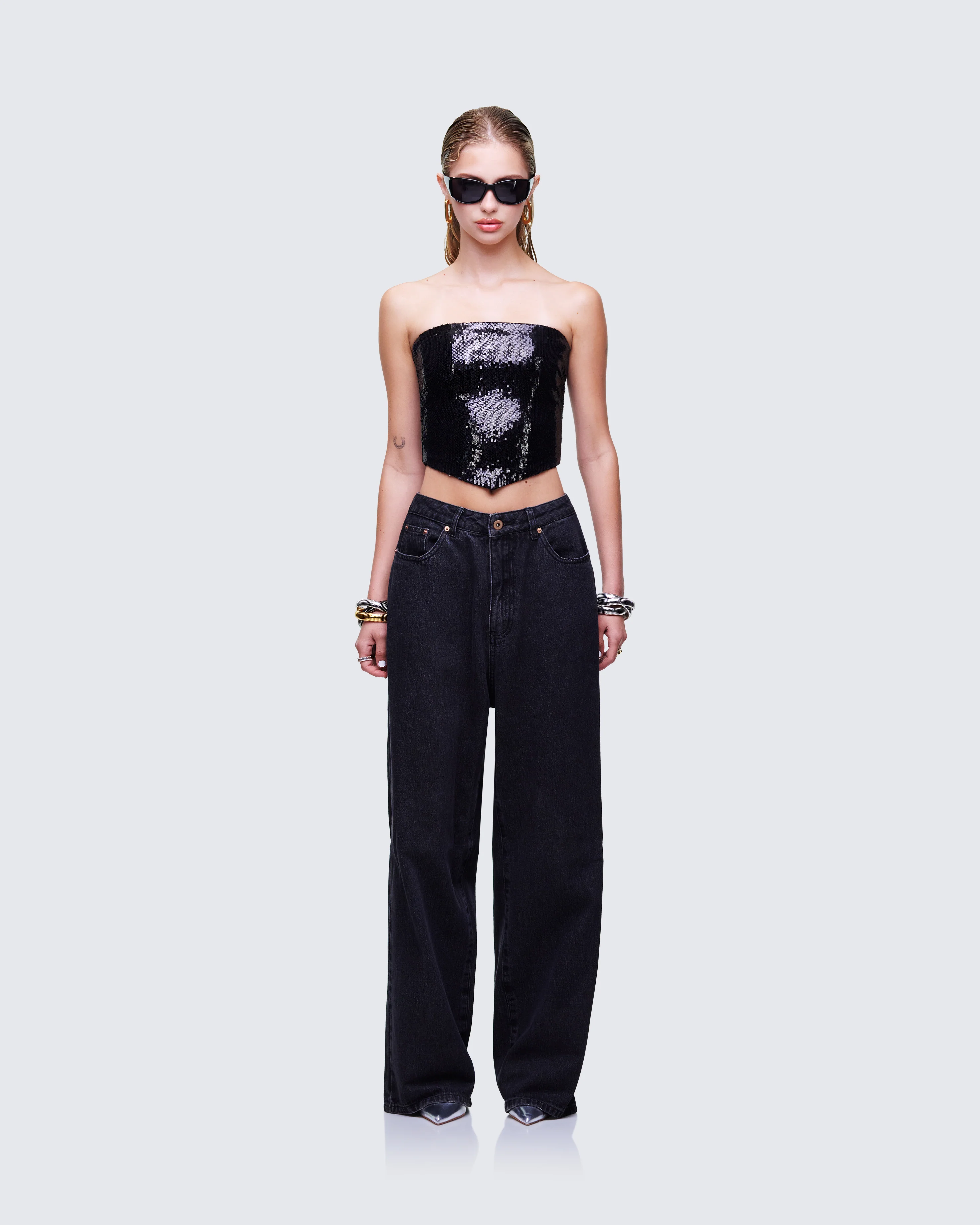 Astraia Black Set - Image 2
