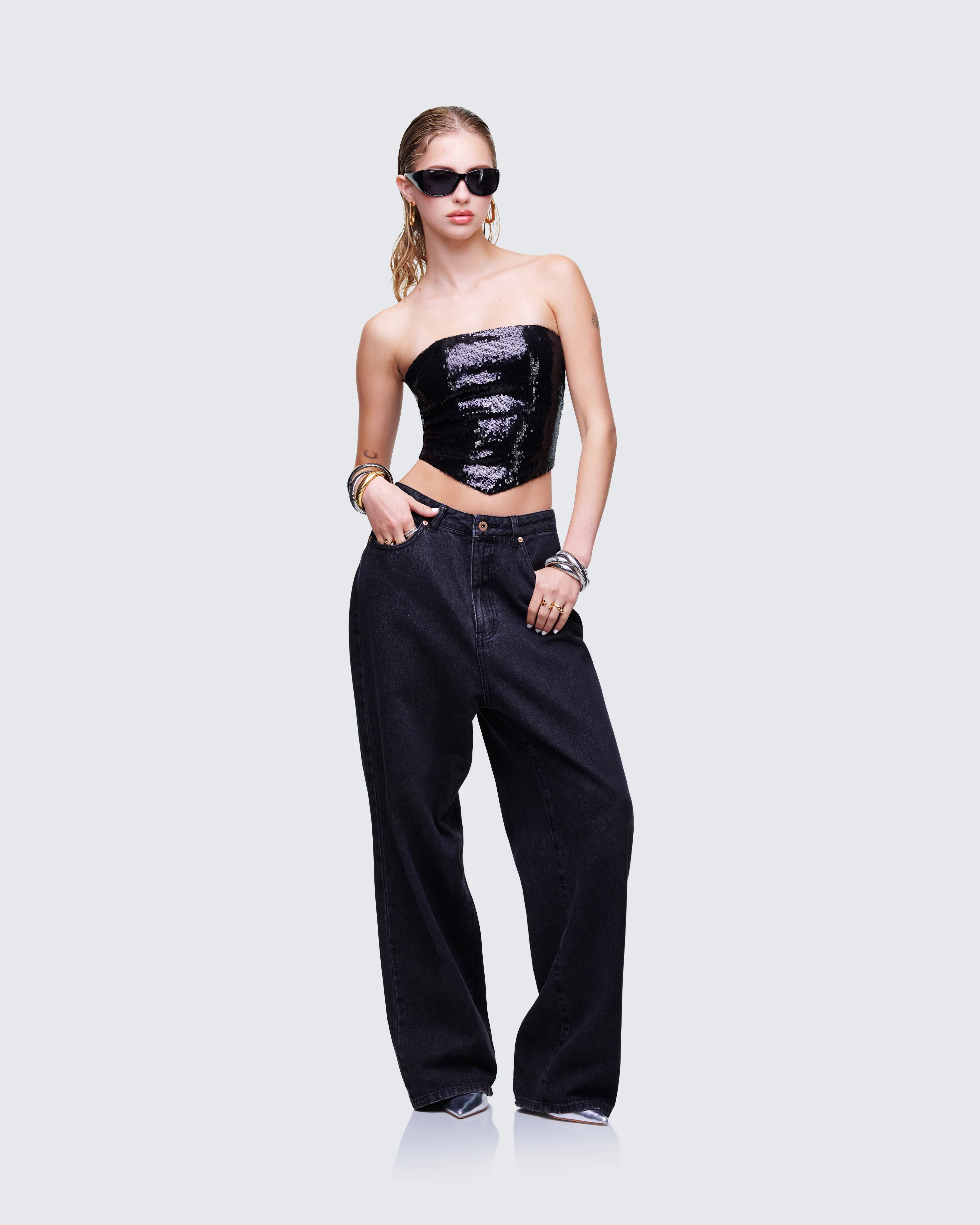 Astraia Black Set - Image 4
