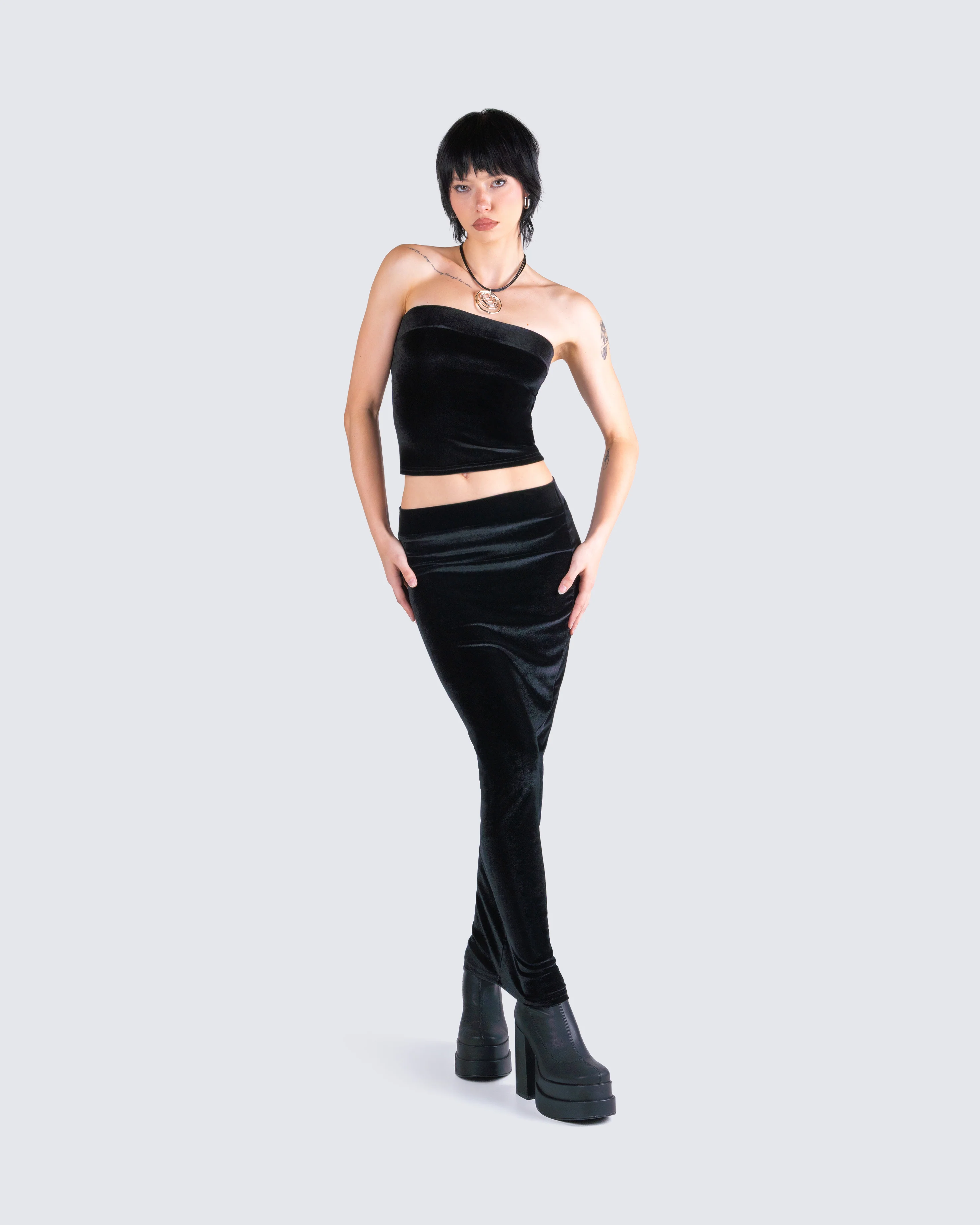 Ayla Black Velvet Set - Image 8