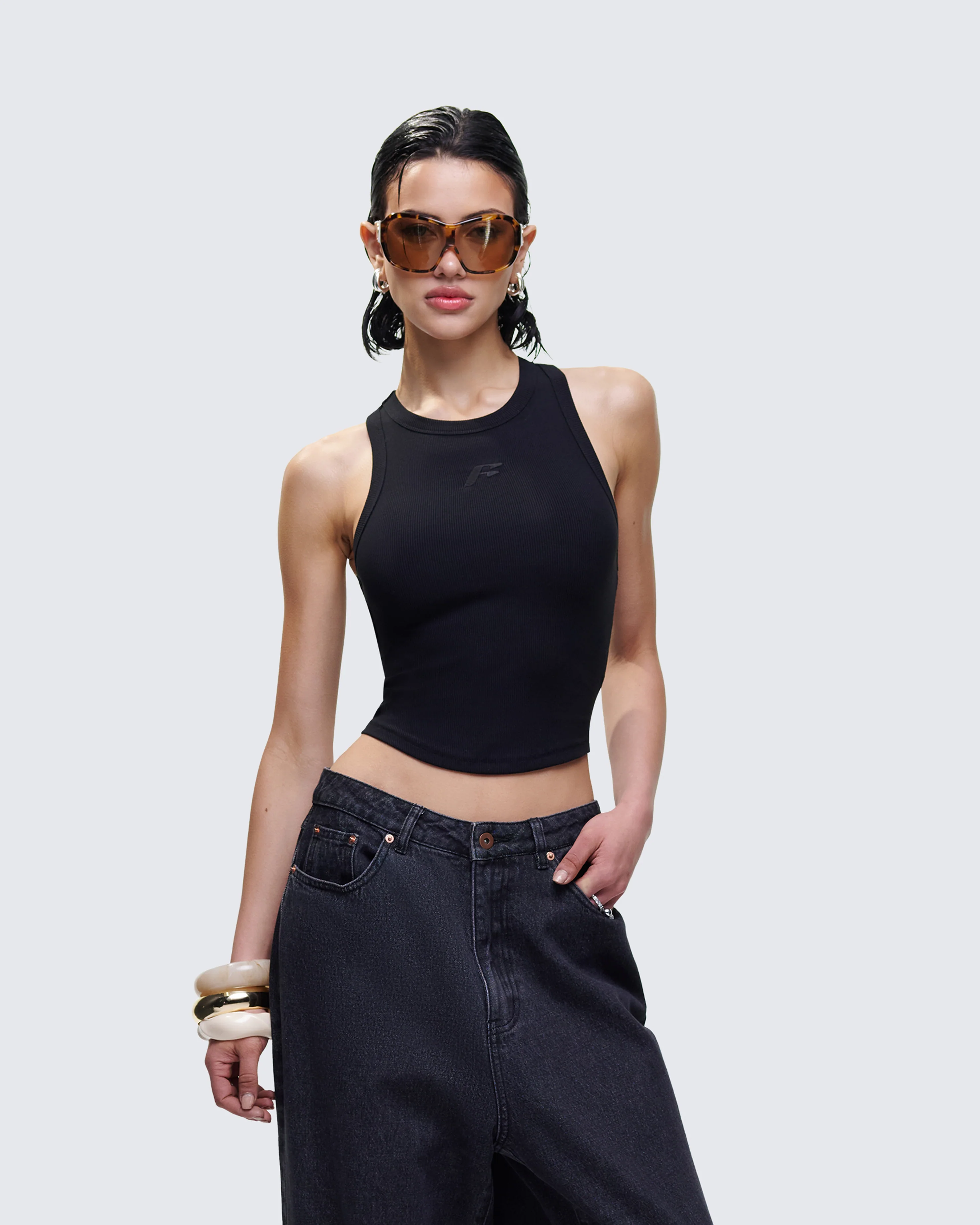 Enid Black Scoop Hem Tank Top - Image 3