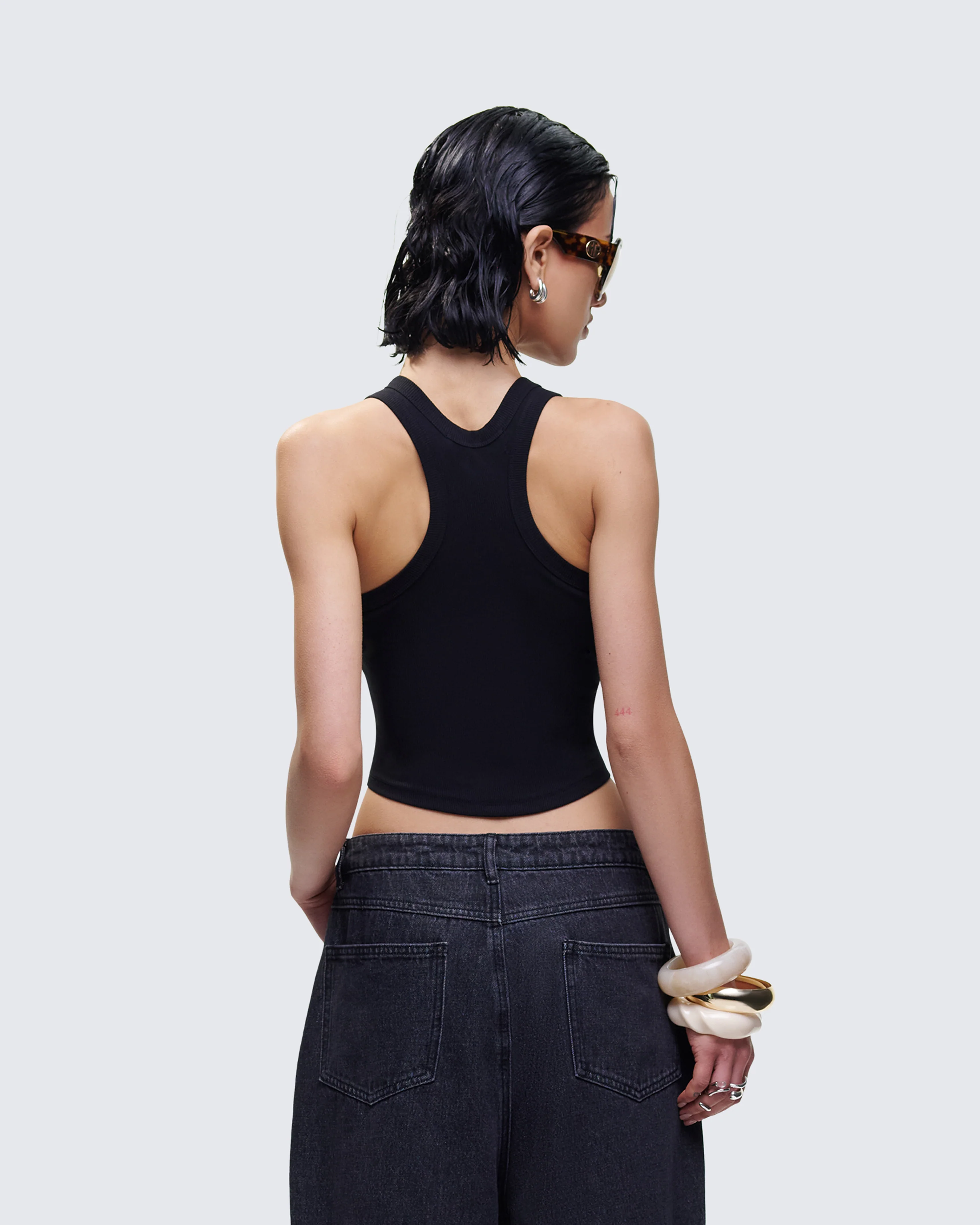 Enid Black Scoop Hem Tank Top - Image 4