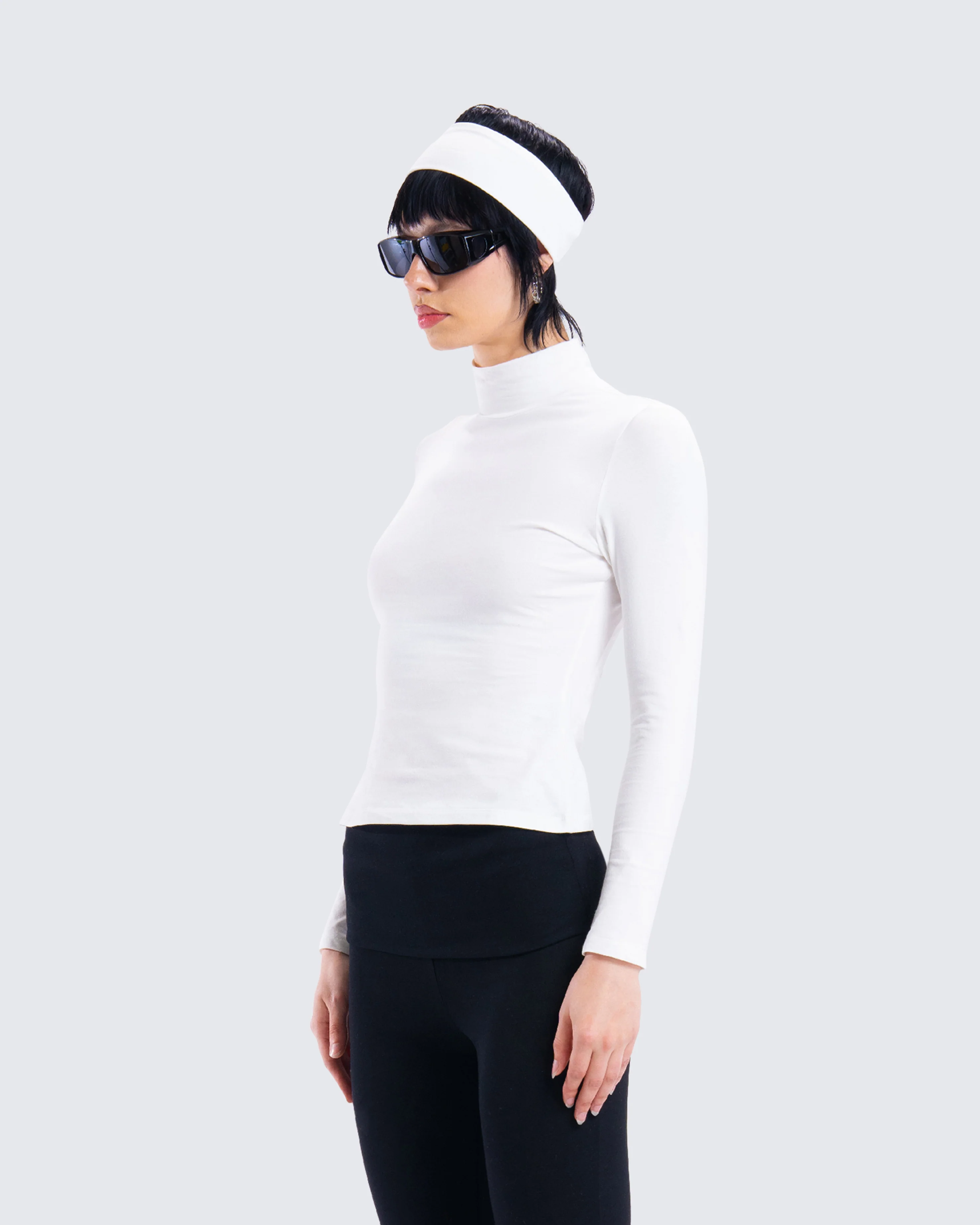 Kemi White Jersey Top And Headband - Image 5