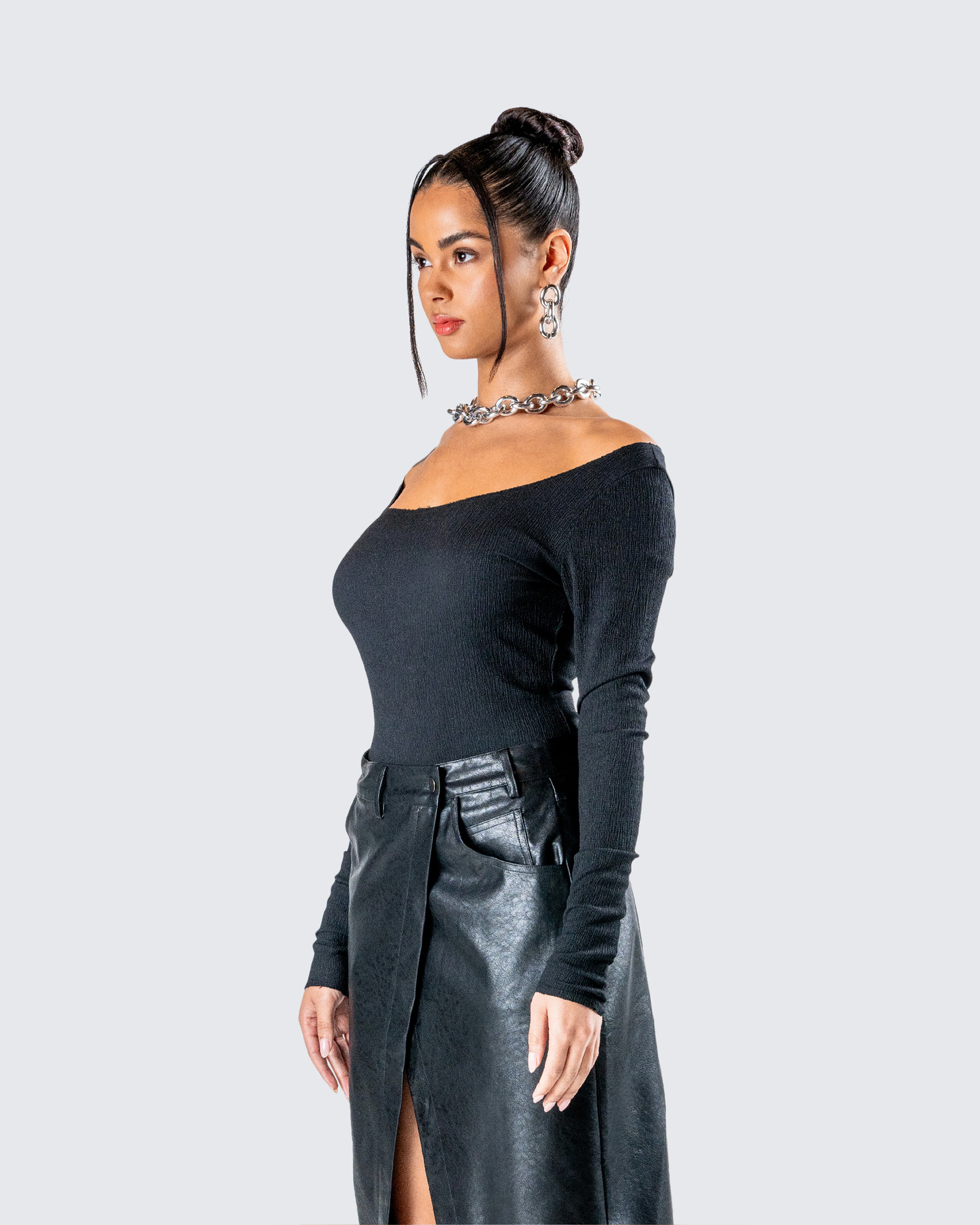 Leslie Black Off Shoulder Top - Image 5