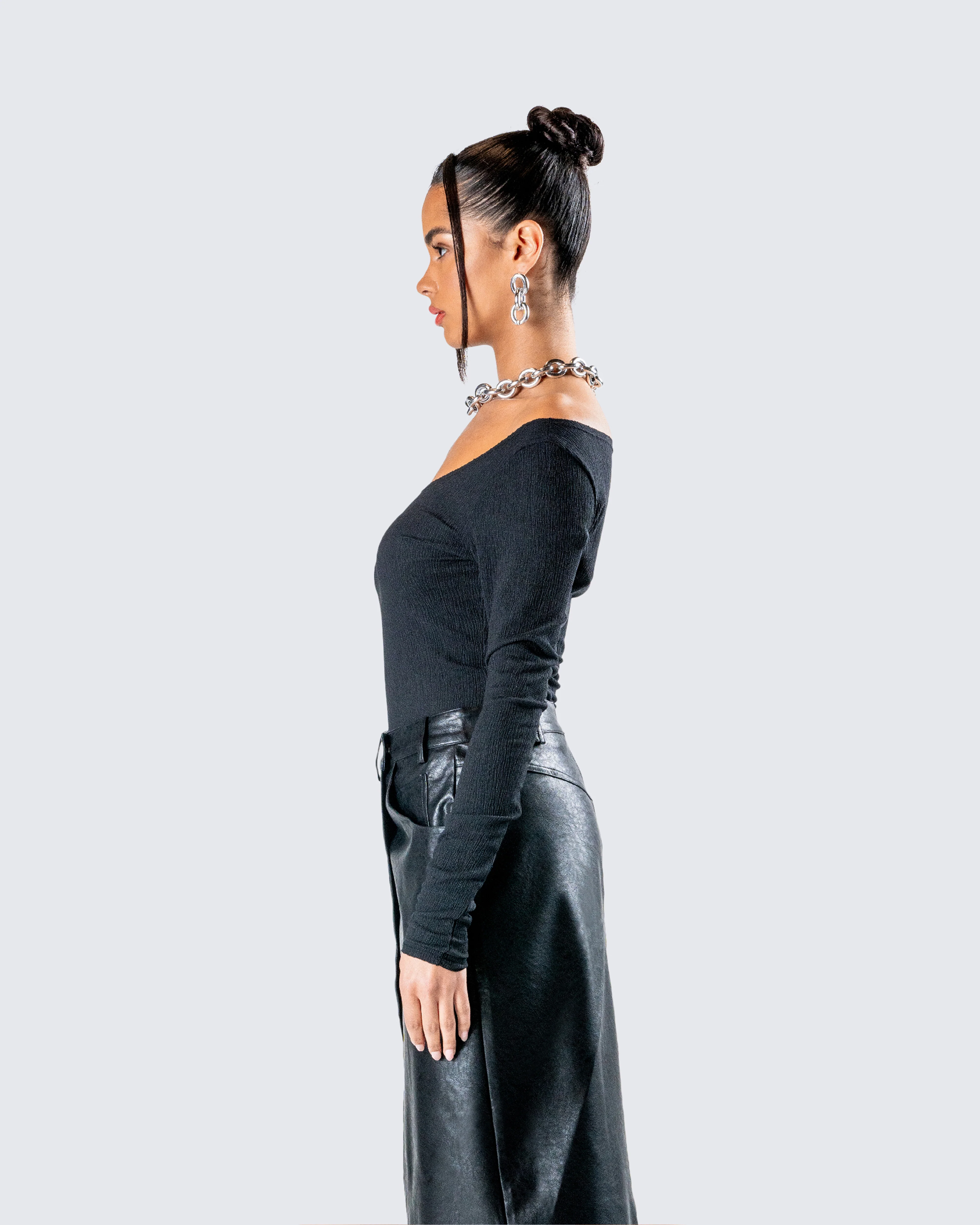 Leslie Black Off Shoulder Top - Image 6