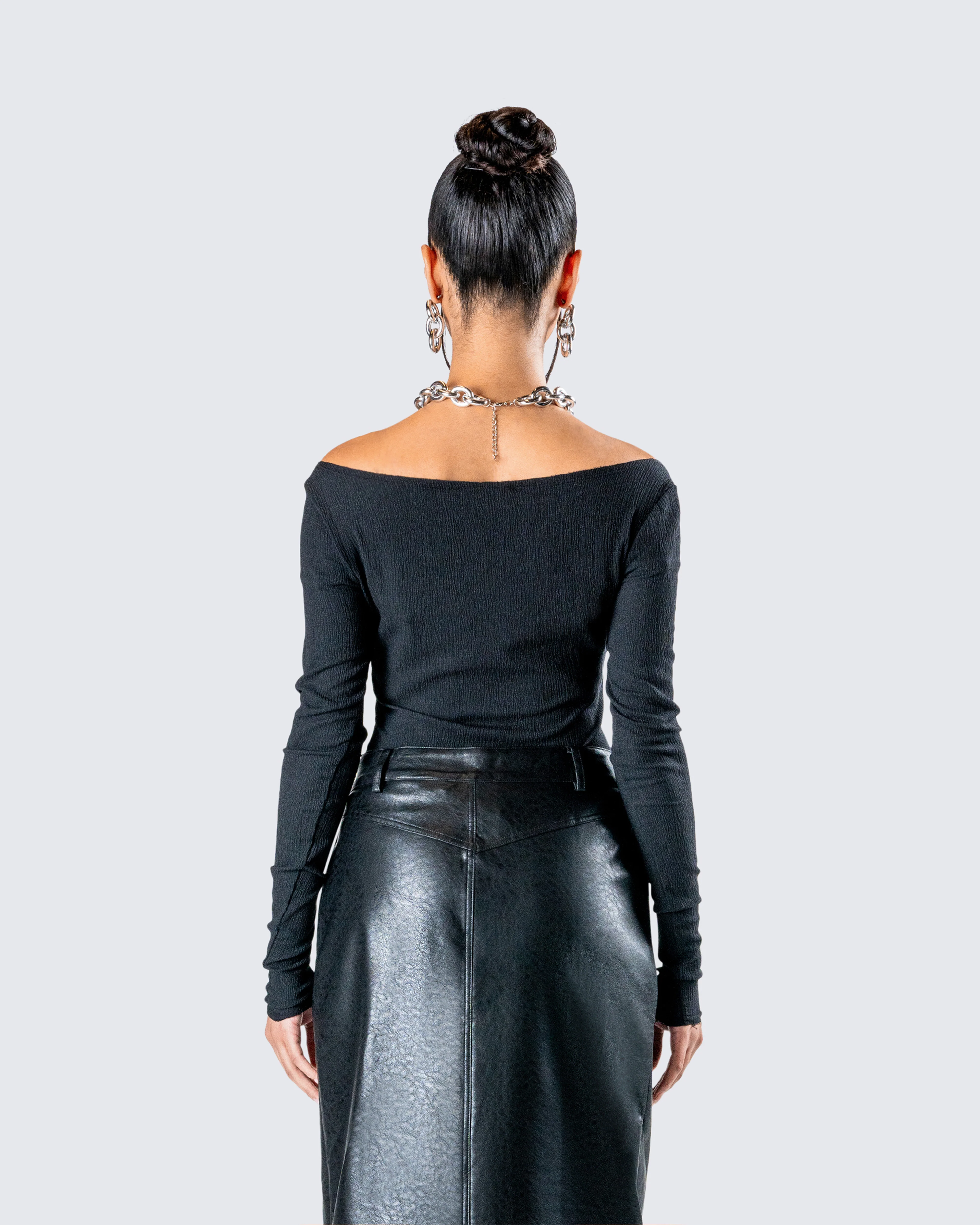 Leslie Black Off Shoulder Top - Image 7