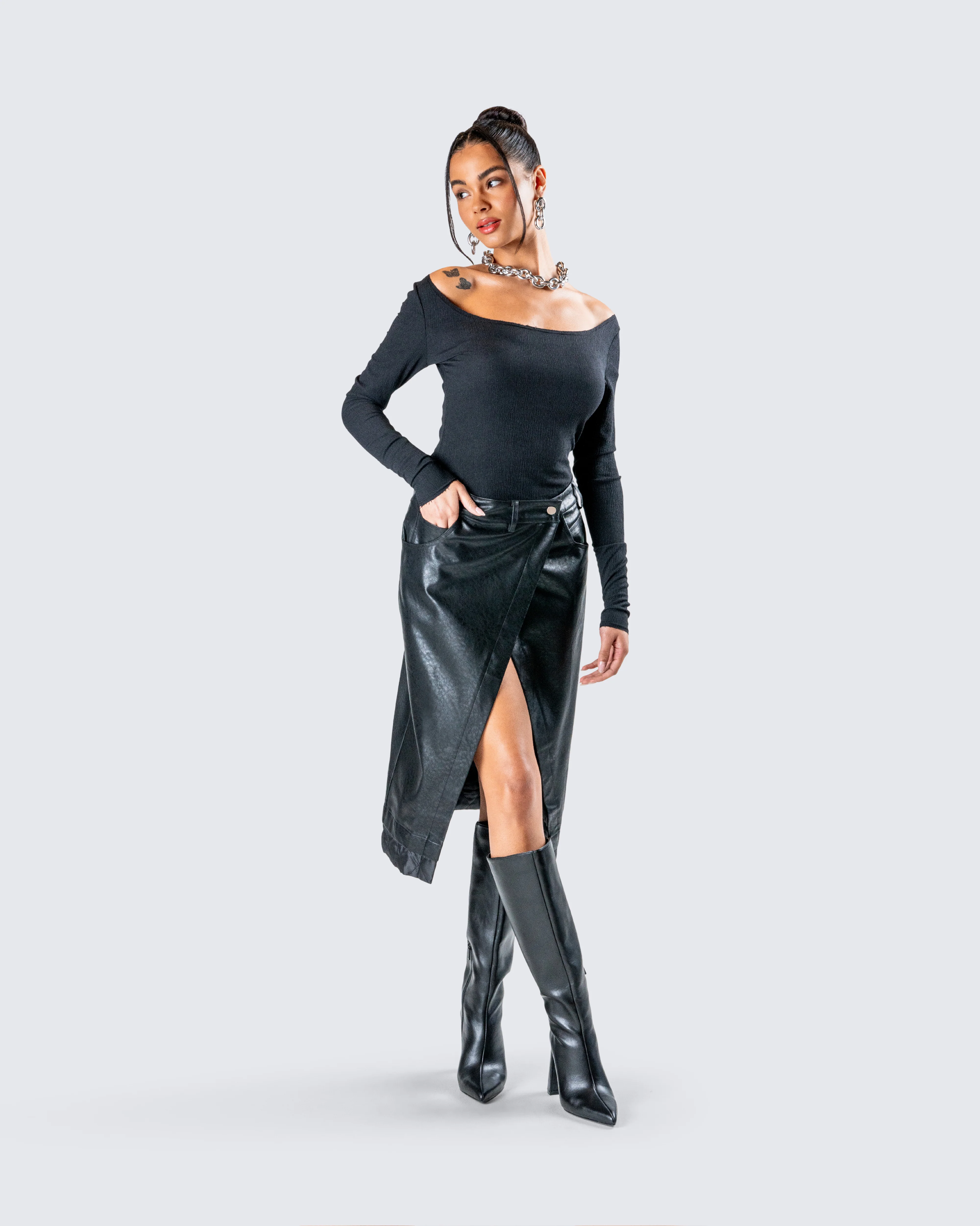 Leslie Black Off Shoulder Top - Image 9