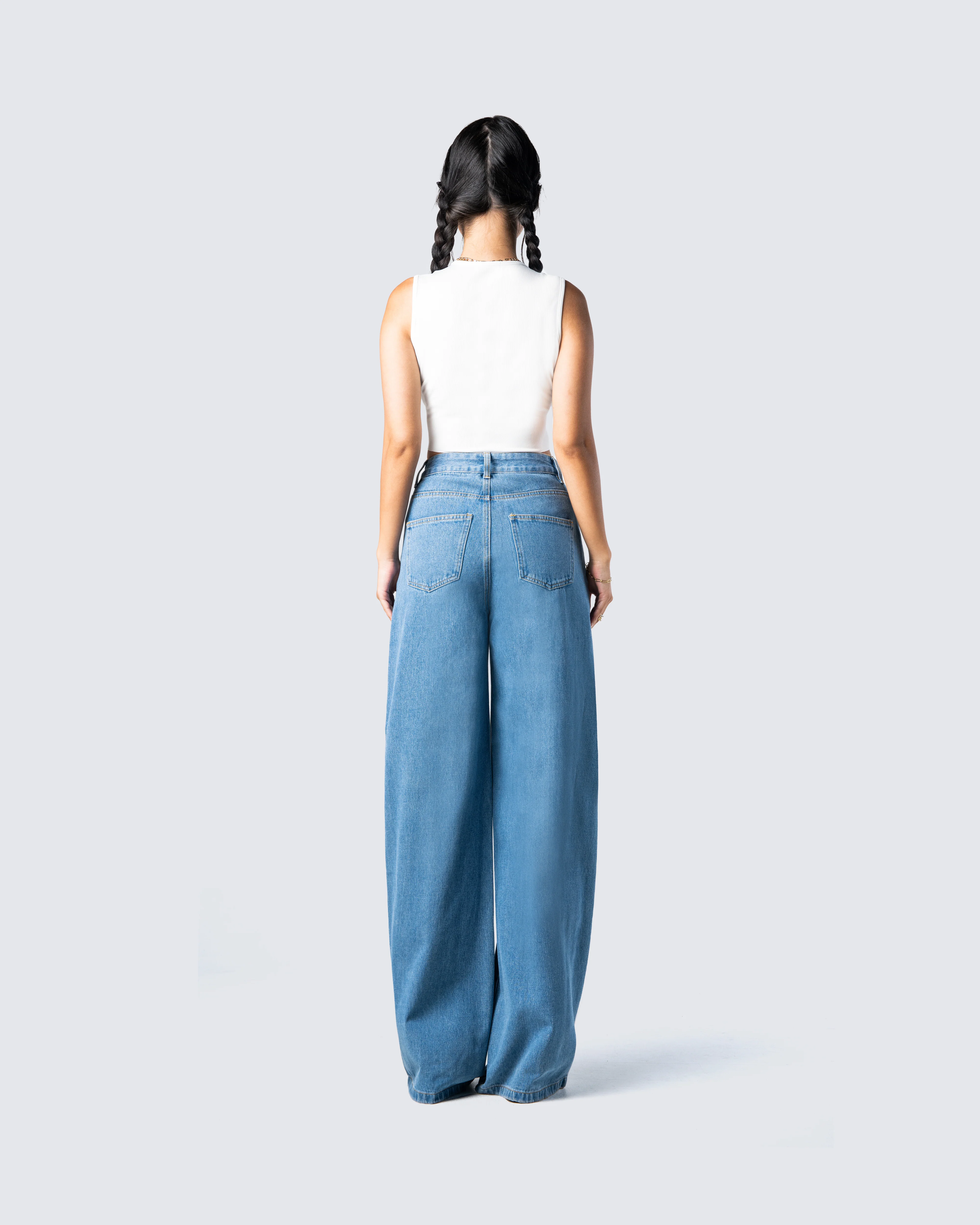 Nicolette Notable Set - Image 6