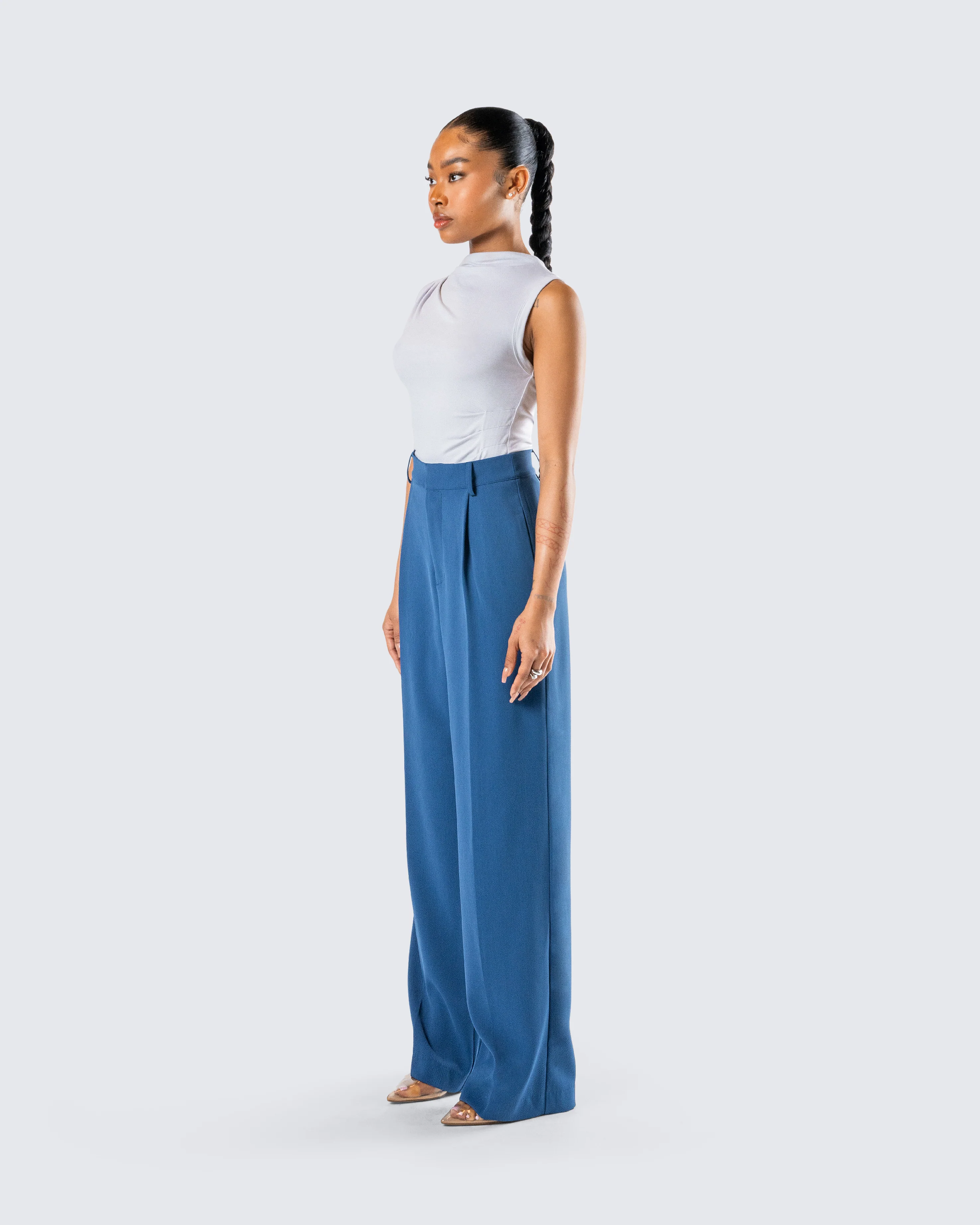 Norah Big Business Set - Image 5
