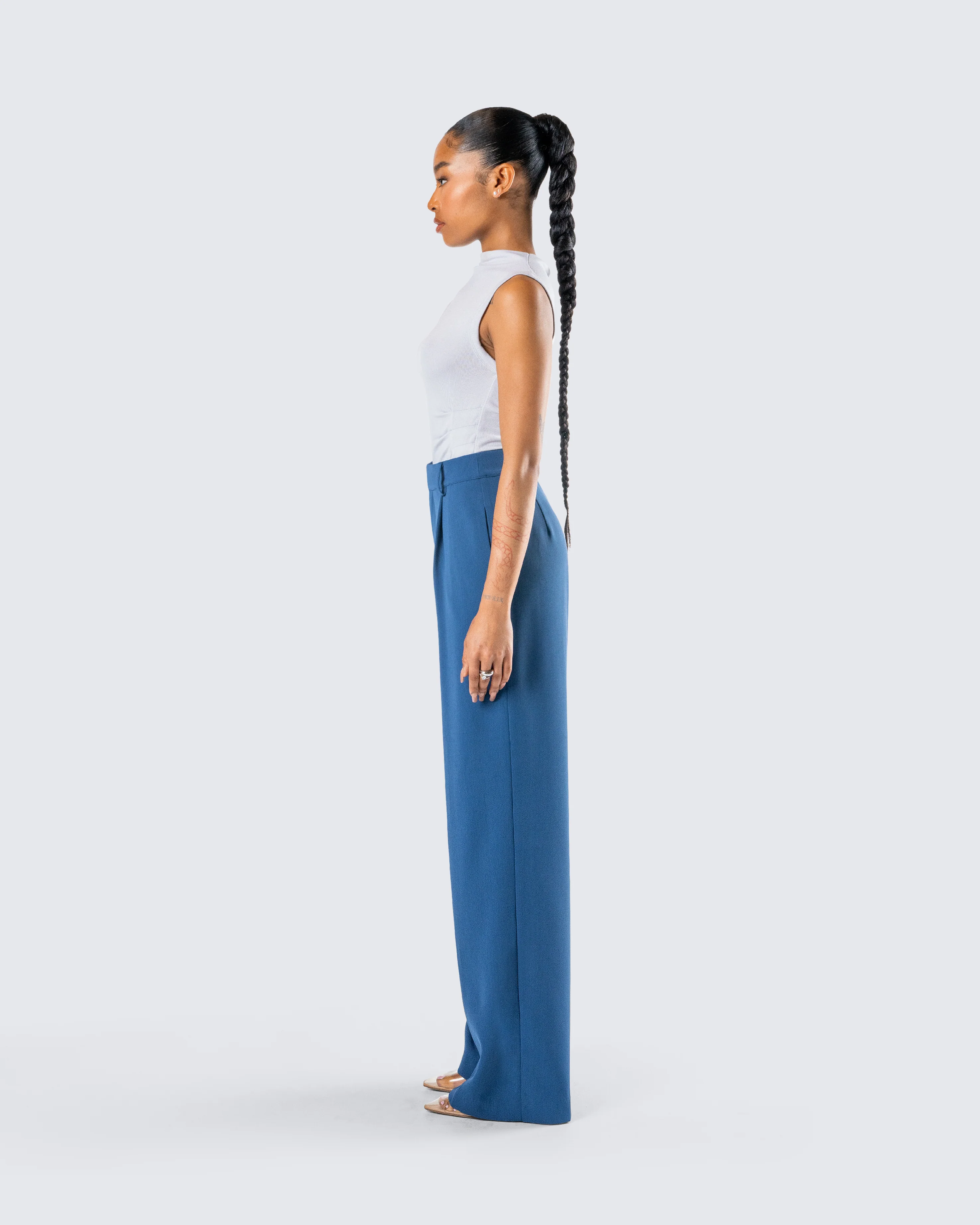 Norah Big Business Set - Image 6