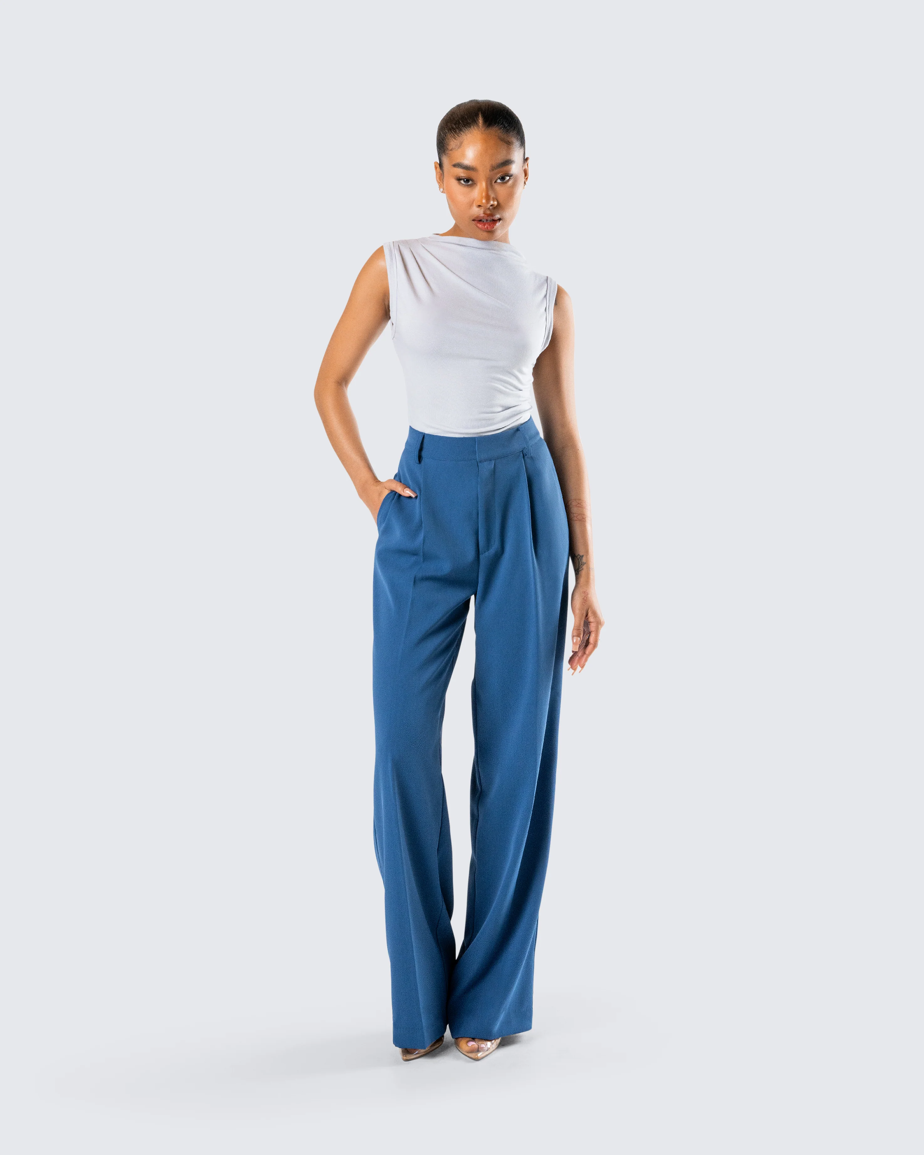 Norah Big Business Set - Image 8