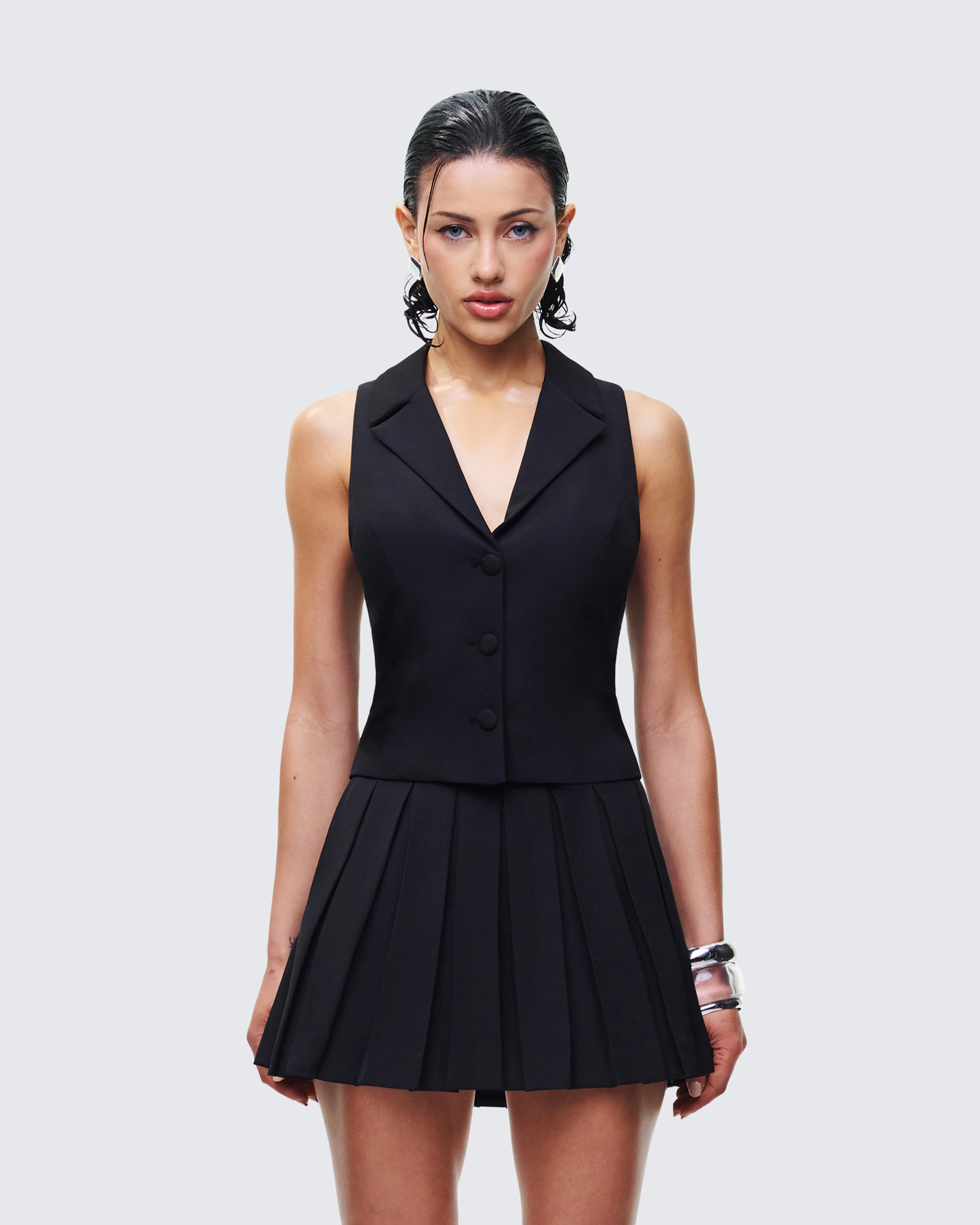 Supriya Black Cropped Vest - Image 2