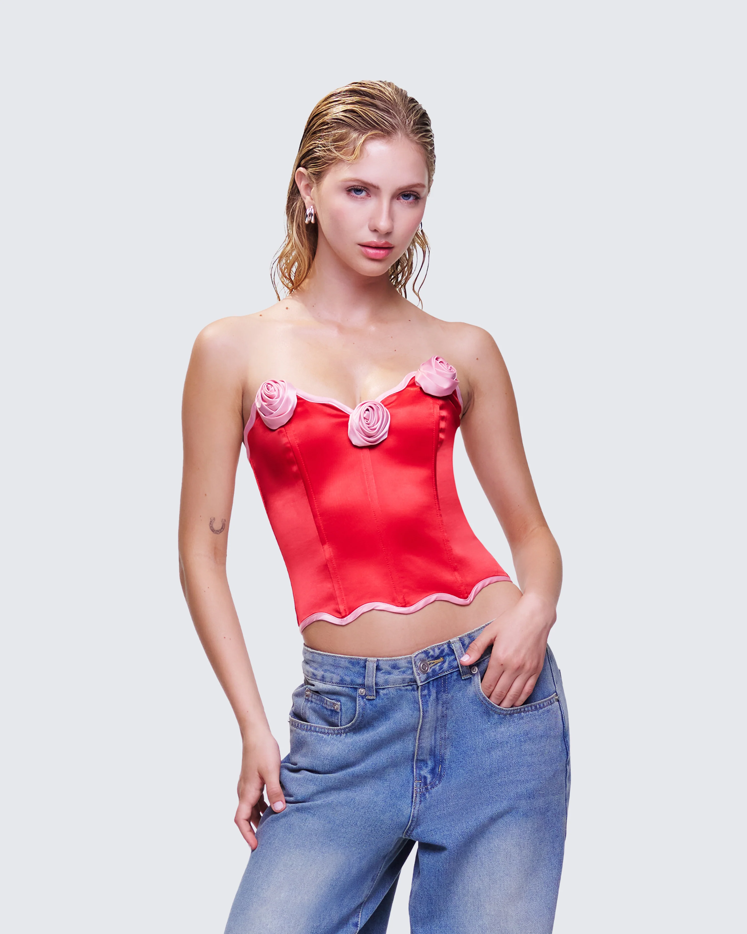 Villie Red Rose Detail Scalloped Edge Corset Top - Image 3