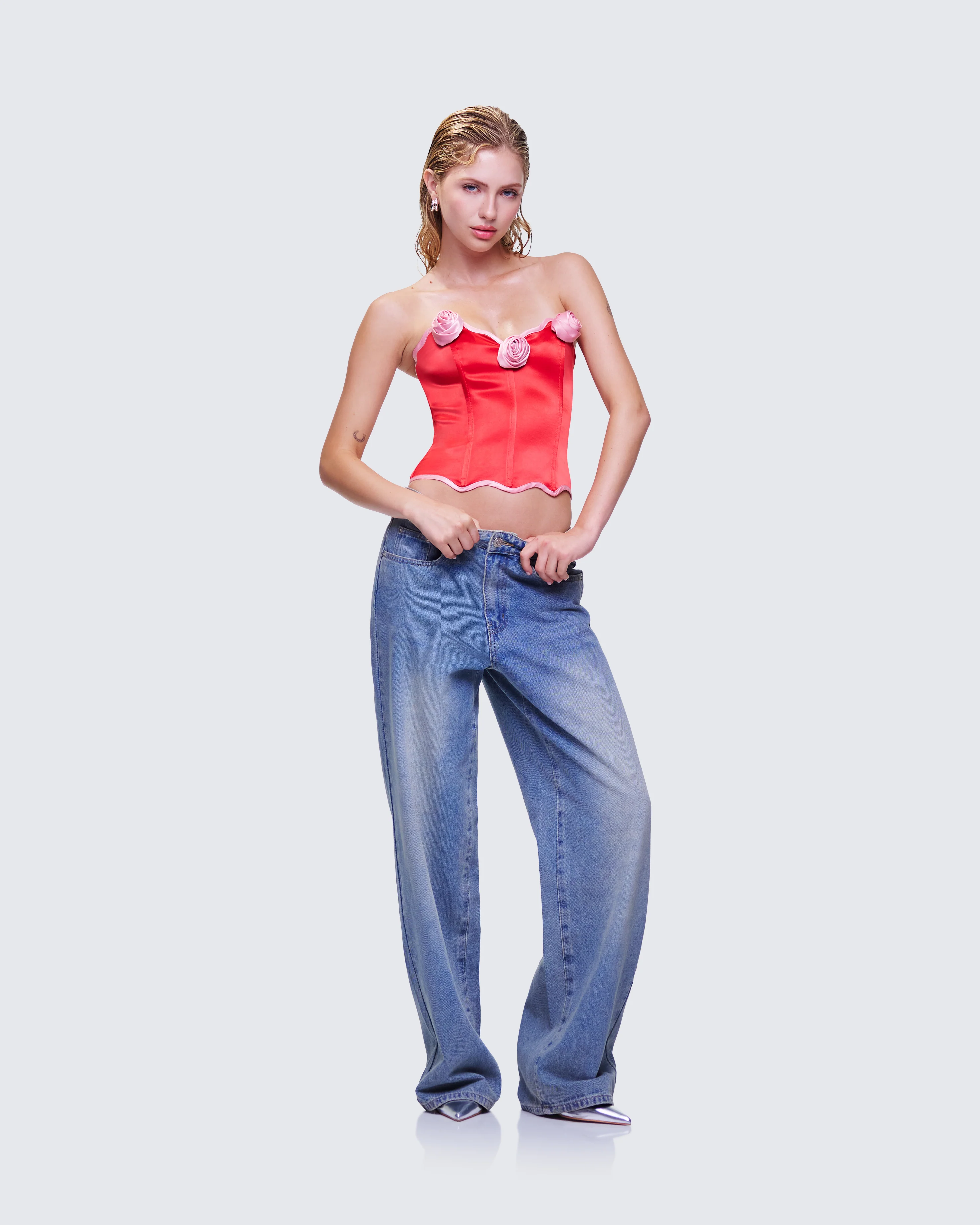 Villie Red Rose Detail Scalloped Edge Corset Top - Image 5